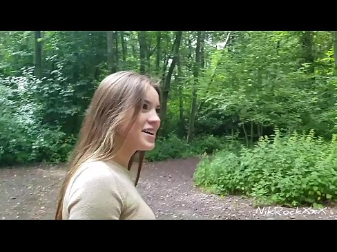 ❤️ Ech hunn dem Evelina virgeschloen datt mir op enger ëffentlecher Plaz fécken! Si sot jo. Dunn hunn ech hatt an den Arsch gefickt an an hirem Mond kum. Dunn huet si sech selwer gepisst. ❤️❌ Qualitéit Porno bei eis ️❤