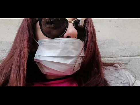 ❤️ D'Nicoletta hëlt sech op hirem Noper a pisst a senger Garage (Special Covid19 Italienesch Quarantän) ❤️❌ Qualitéit Porno bei eis ️❤