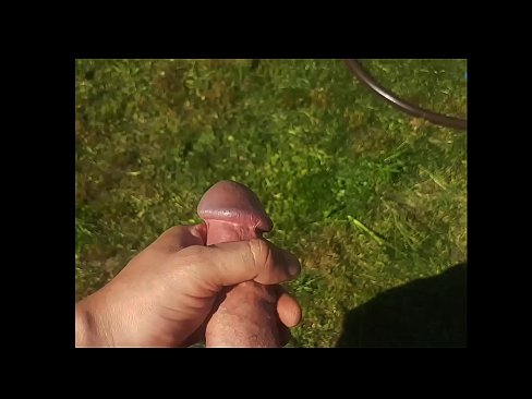 ❤️ Hot Hottie kritt hir rosa Muschi gefuckt a spréngt mat engem Sprëtz an engem Summergaart ❤️❌ Qualitéit Porno bei eis ️❤