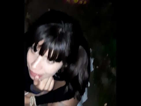 ❤️ Op der Strooss geschwollen Penis am Austausch fir Séissegkeeten ❤️❌ Qualitéit Porno bei eis ️❤